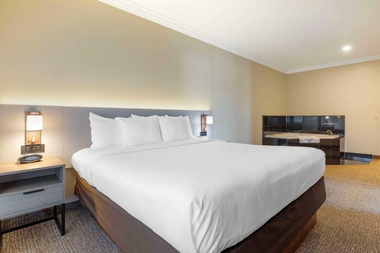 Hotel Comfort Suites Marina
