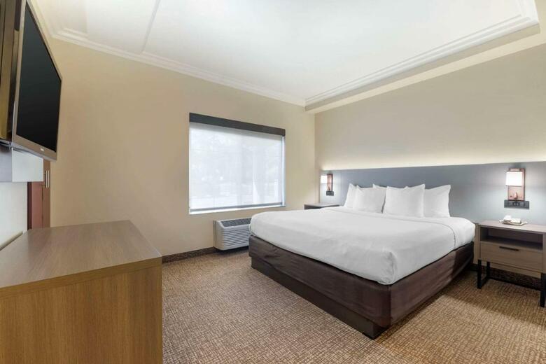 Hotel Comfort Suites Marina