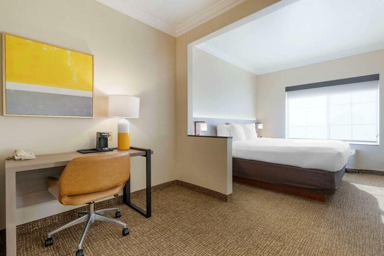 Hotel Comfort Suites Marina
