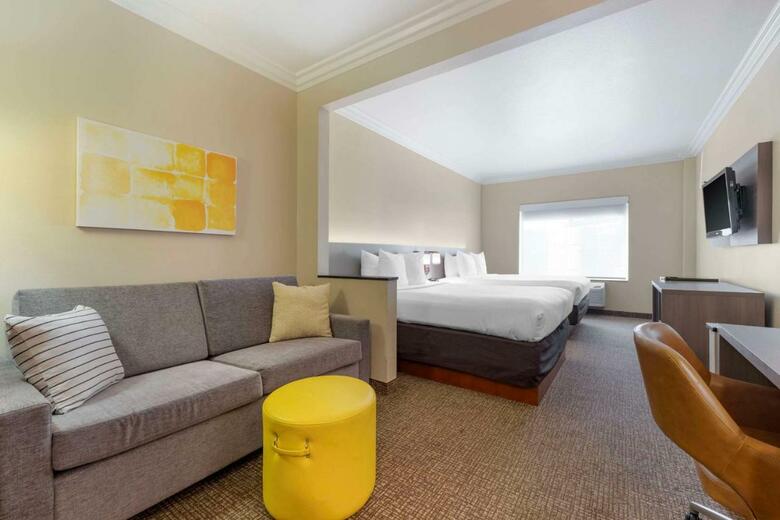 Hotel Comfort Suites Marina