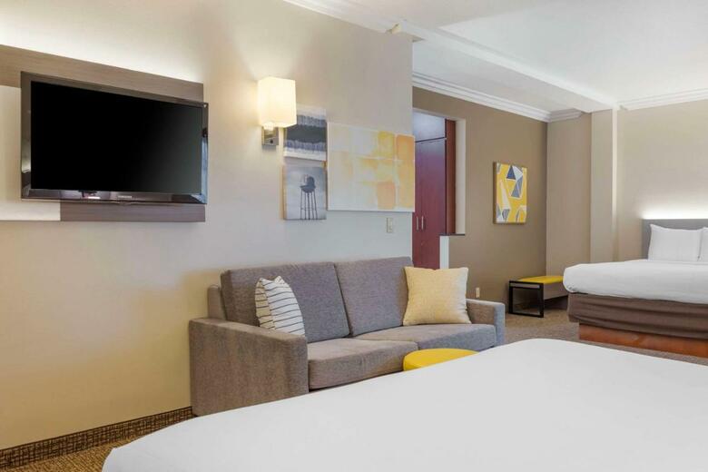 Hotel Comfort Suites Marina