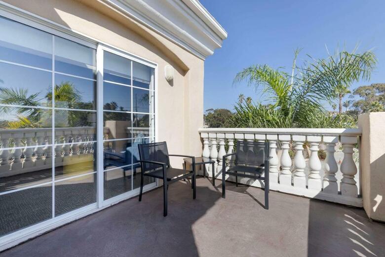 Hotel Comfort Suites Marina