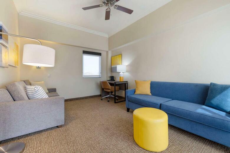 Hotel Comfort Suites Marina