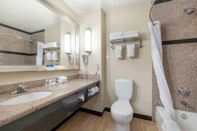 Hotel Comfort Suites Marina