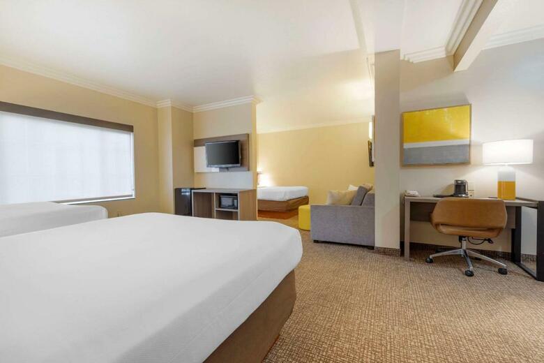 Hotel Comfort Suites Marina