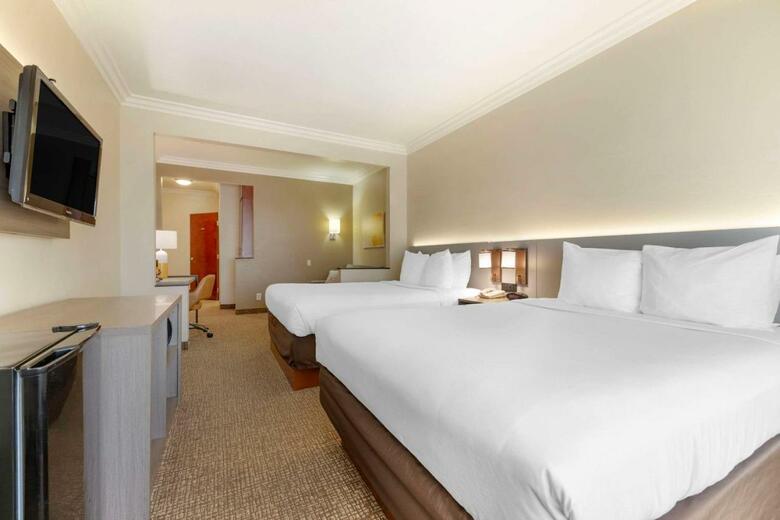 Hotel Comfort Suites Marina