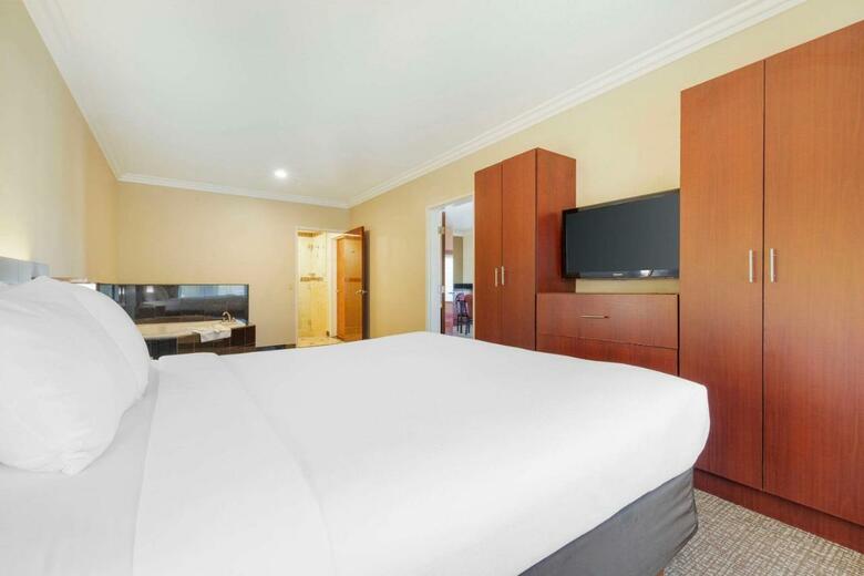 Hotel Comfort Suites Marina