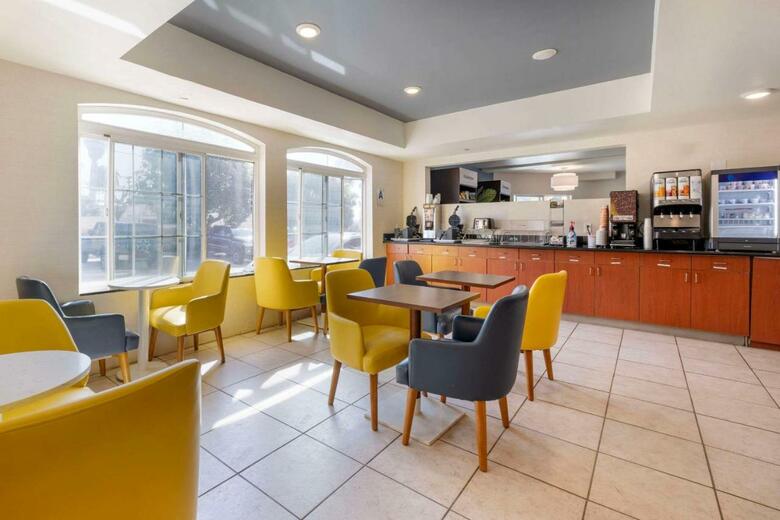 Hotel Comfort Suites Marina