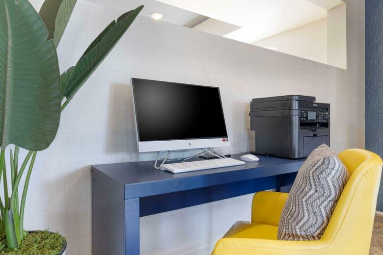 Hotel Comfort Suites Marina