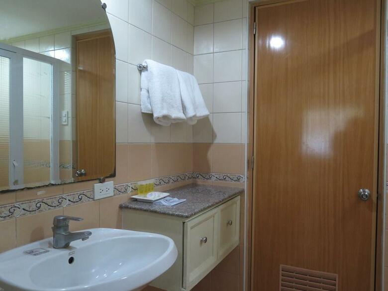 Hotel Crown Regency Residences Davao City