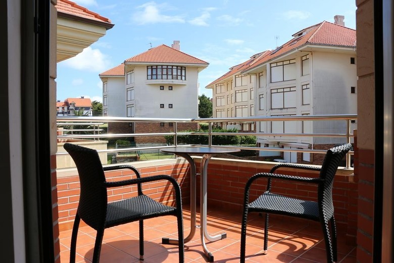 Maritimo Ris Hotel