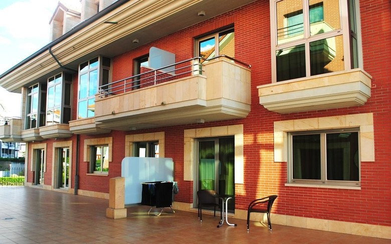 Maritimo Ris Hotel