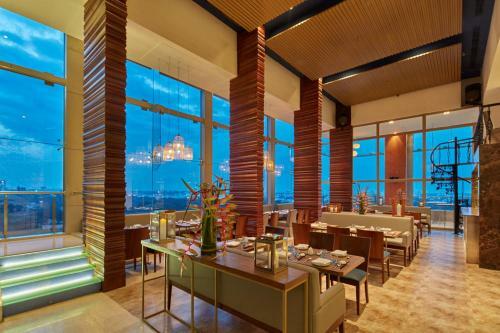 Hotel Royal Orchid Central, Bangalore