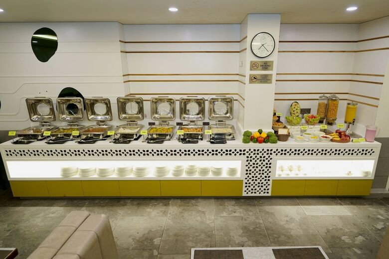 Hotel Sifat International