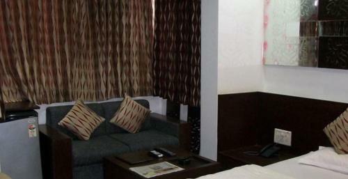 Hotel Palm View Residency
