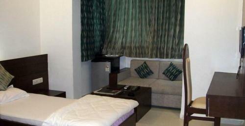 Hotel Palm View Residency