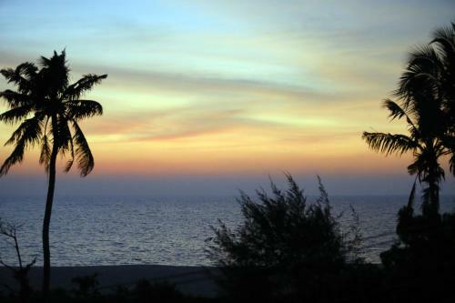 Hostal Pine Beach Residency