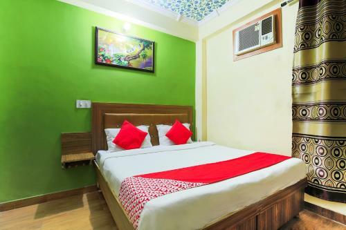 Hotel Oyo Room Nims Kukas