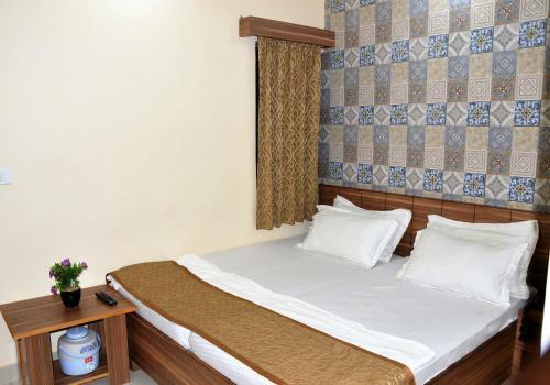 Hotel Ata Inn And Restaurant (20 Mtrs From Dargah), Ajmer