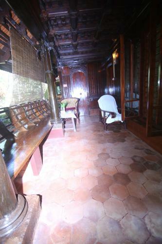 Hotel Varkala Marine Palace