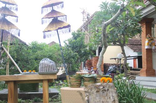 Hostal Ayu Bungalow 2