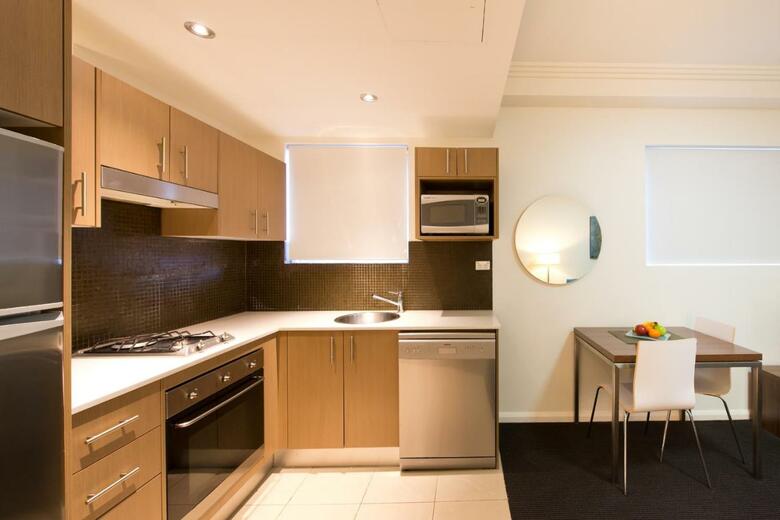 Hotel Quest World Square