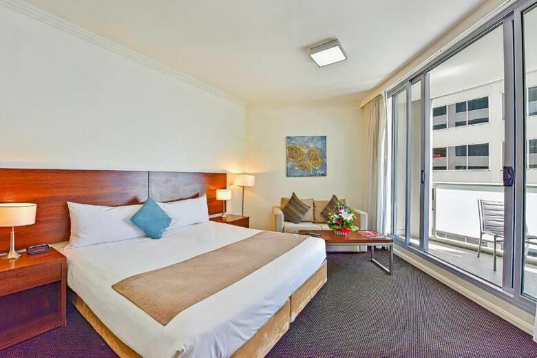 Hotel Quest World Square