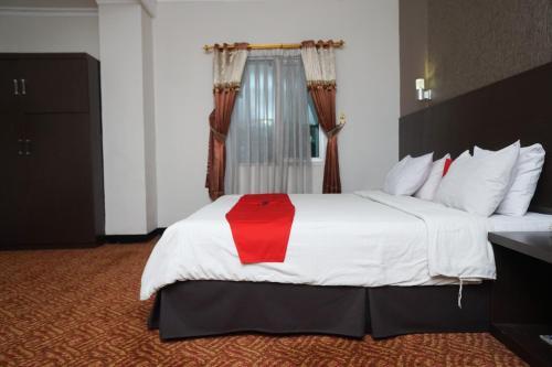 Hostal Reddoorz Plus @ Cihampelas 3