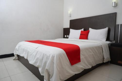 Hostal Reddoorz Plus @ Cihampelas 3