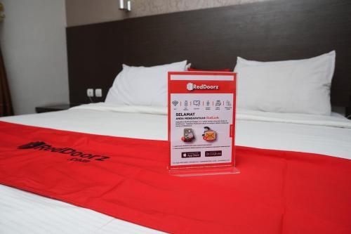 Hostal Reddoorz Plus @ Cihampelas 3