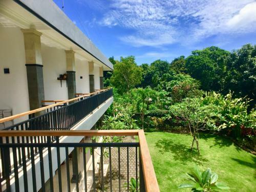 Hostal Uluwatu Made Guesthouse
