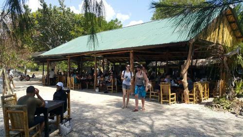 Hostal Ana Warung & Bungalows