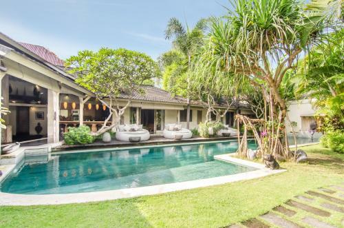 Villa Cinta Damai