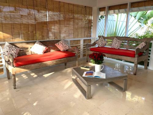 "villa Sarah" New Private
