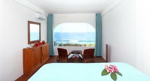 Hostal Bale Bingin Beachfront Stay