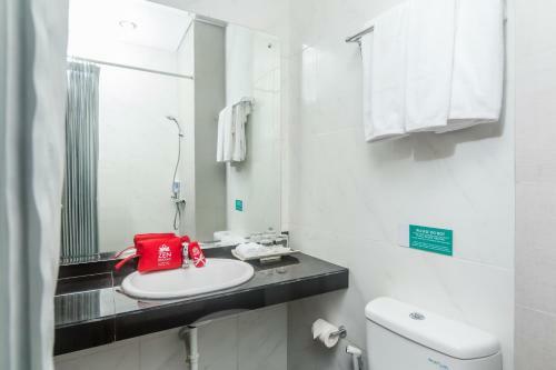 Hotel Zen Rooms Seminyak Kayu Jati