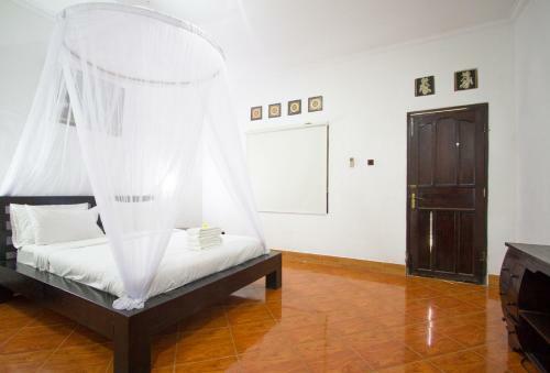 Hostal Agura Bungalow Petitenget Beach