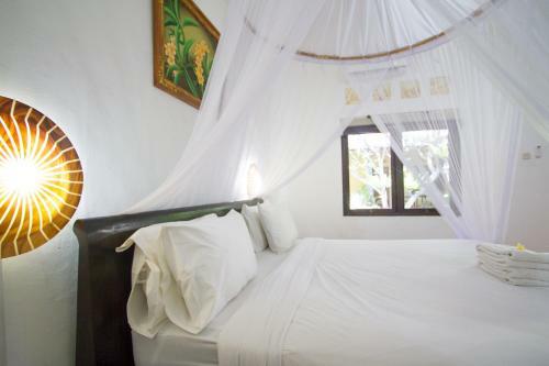 Hostal Agura Bungalow Petitenget Beach