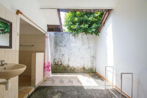 Hostal Agura Bungalow Petitenget Beach