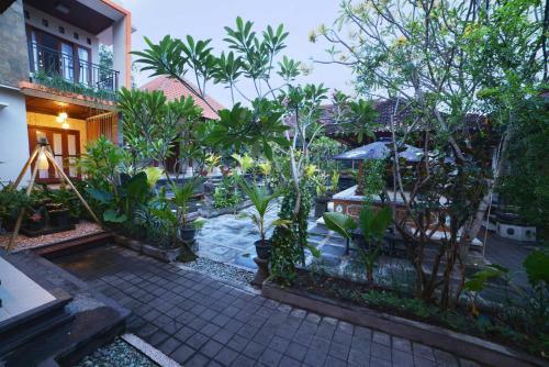 Hostal Santhi House Kuta