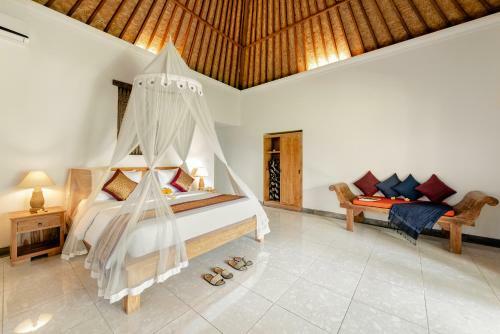 Hotel Santosha Villas