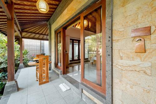 Hotel Santosha Villas