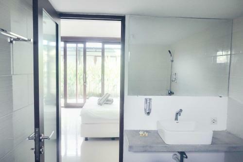 Hostal Canggu Beach Inn