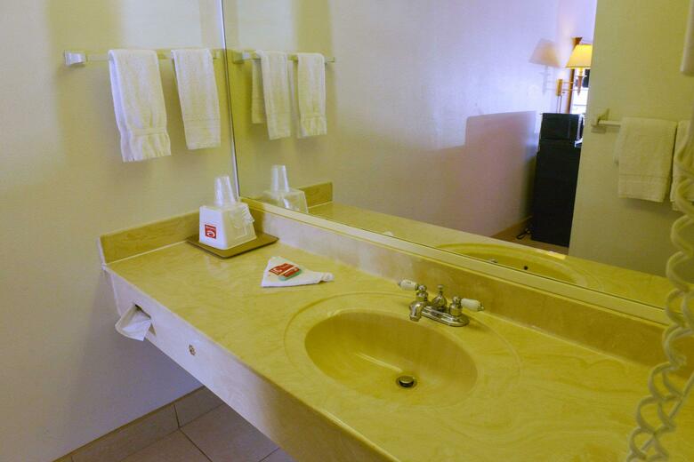 Motel Econo Lodge North