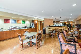 Hotel Comfort Suites North