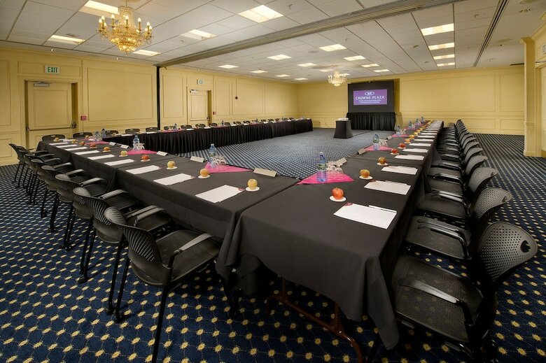 Hotel Crowne Plaza Downtown Convention Center