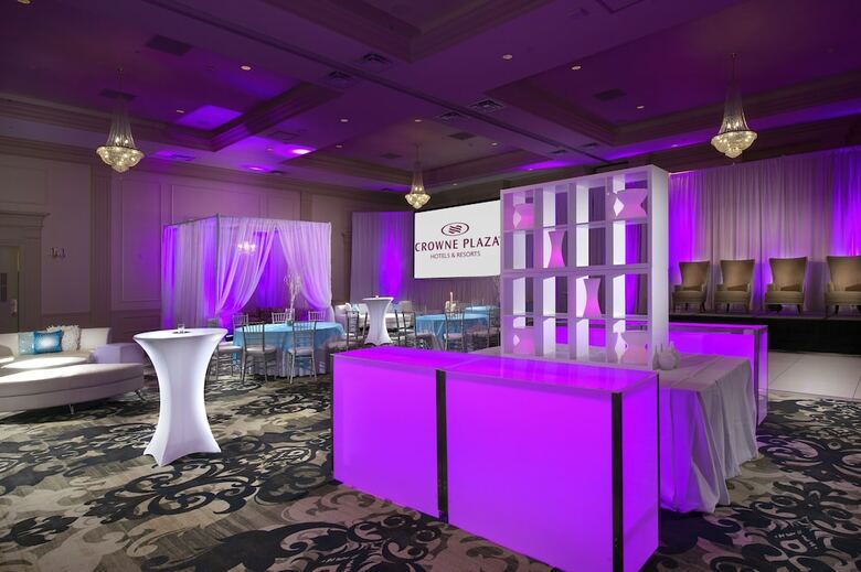 Hotel Crowne Plaza Downtown Convention Center