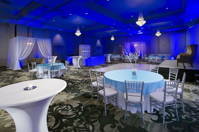 Hotel Crowne Plaza Downtown Convention Center