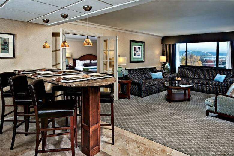 Hotel Crowne Plaza Downtown Convention Center