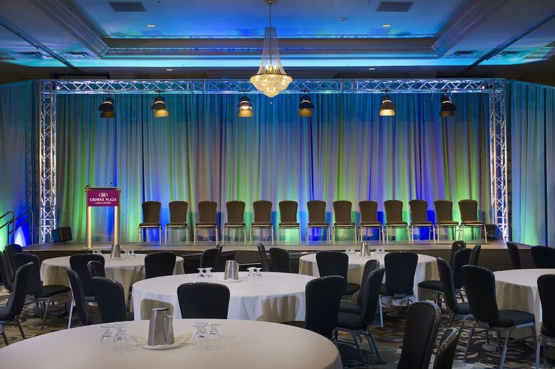 Hotel Crowne Plaza Downtown Convention Center